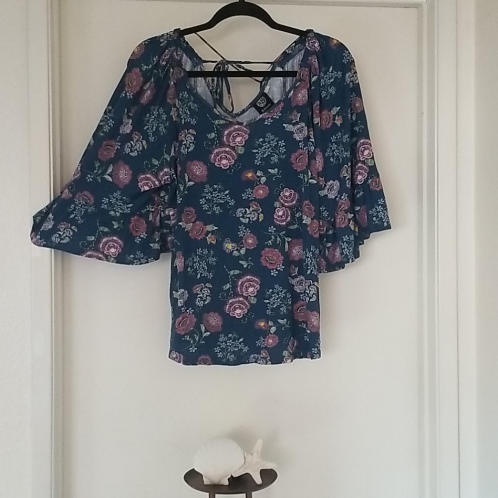 Like New! Bobeau Boho Teal Floral Top